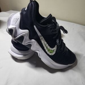 Nike Black and White Mens Sneakers, Size 7